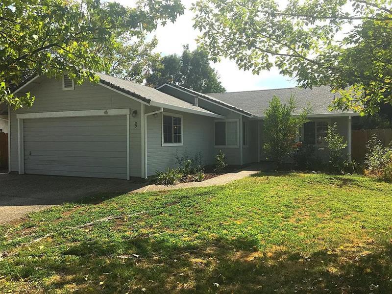 Primary Photo - 9 Silkwood Way