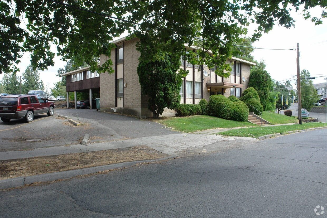 Building Photo - 8th & Cowley