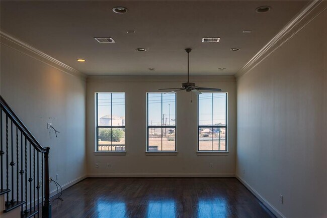 Building Photo - 9638 Knight Rd