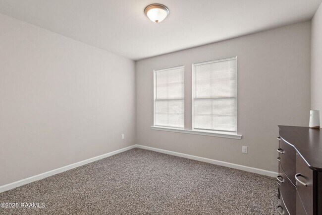 Building Photo - 110 Still Lk Dr