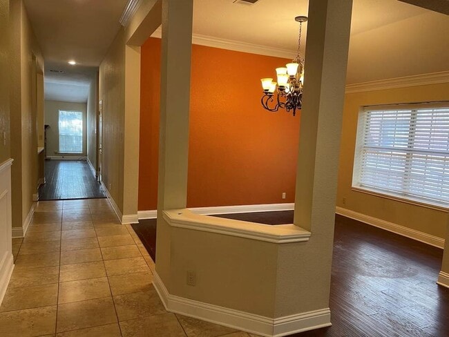 Building Photo - 1313 Nightingale Dr