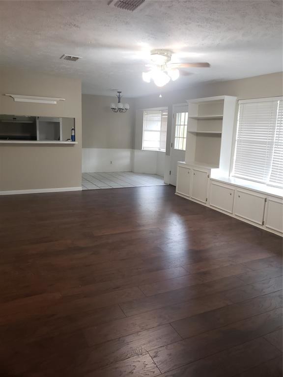Building Photo - 2204 Mimosa Ct