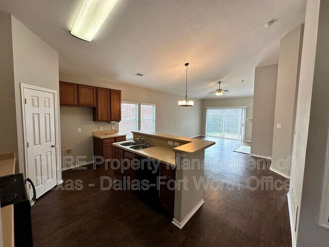 Building Photo - 5033 Caraway Dr