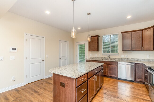 Building Photo - 477 S Arlington Rd