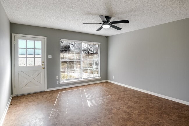 Building Photo - 6702 Esther Dr