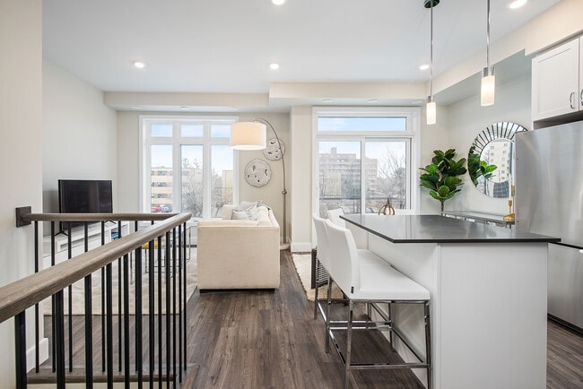 Building Photo - 2051 Prospect Str