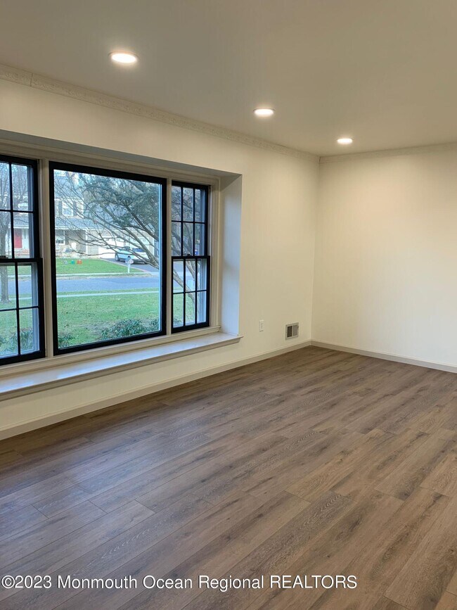 Building Photo - 1748 Rolling Ridge Ln