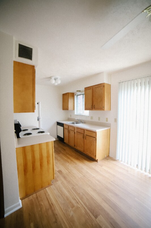 Building Photo - 1200 W Campus Dr
