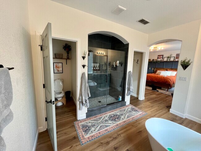 Foto del edificio - 2220 Catherwood Way