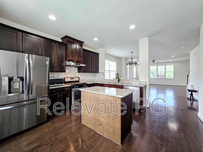 Foto del edificio - 5221 Bedford Falls Cir