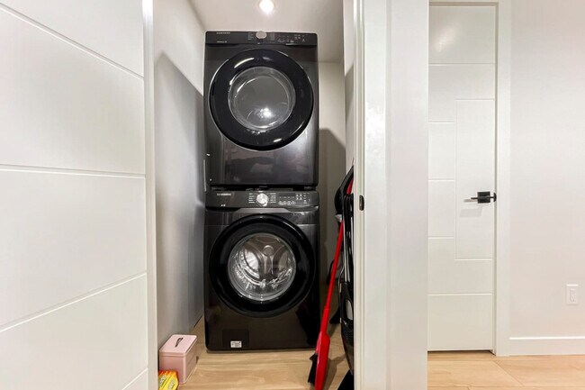 Photo du bâtiment - 9539-9150 150 St NW