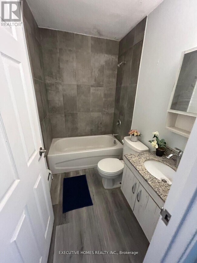 Photo du bâtiment - 303 King St N