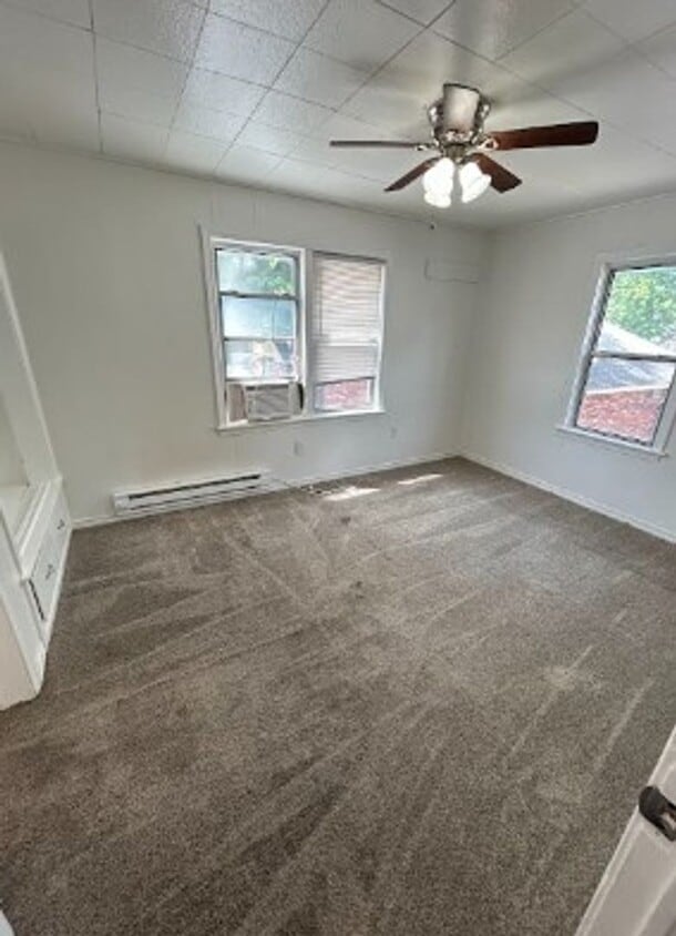 Building Photo - 3804 N Redmond Ave
