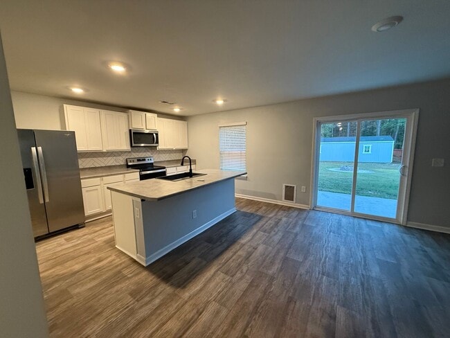 Foto del edificio - Welcome to a move-in ready haven!!!