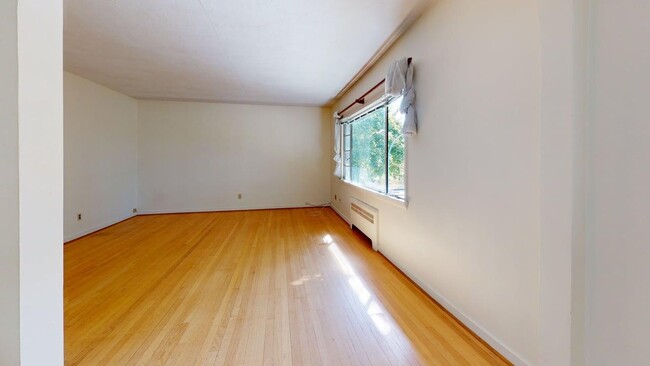 Building Photo - 2105 W 47th Ave