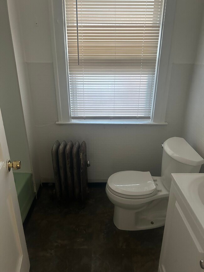 Building Photo - CALVERT FLR 2