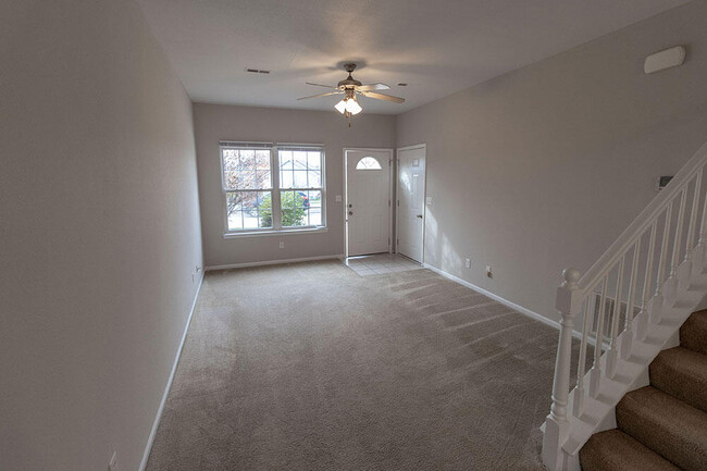Building Photo - 5000 Derby Ridge Dr