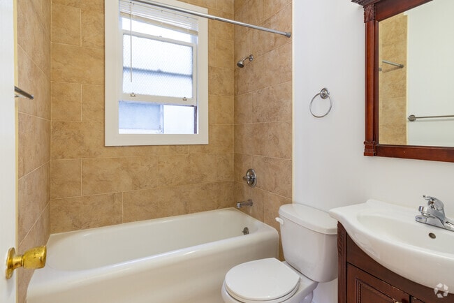 Bathroom - 940 Hayes