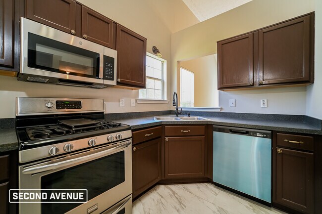 Building Photo - 300 Stones Throw Dr