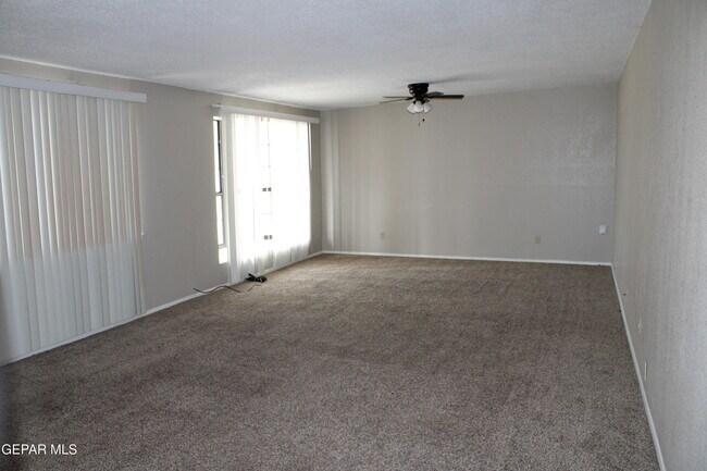 Foto del edificio - 5613 Wadsworth Ave