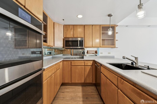 Building Photo - 601 Van Ness Ave