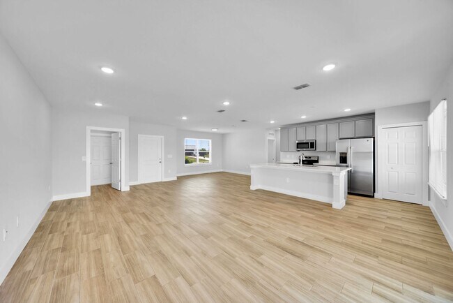 Foto del edificio - SINGLE FAMILY HOUSE AVAILABLE FOR RENT NOW!!!! Zip code 33993