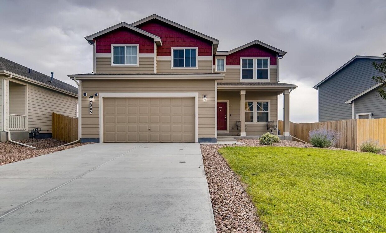 Primary Photo - 4BD/3BA close to several military bases!!