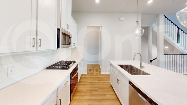 Building Photo - 4185 La Plata Dr