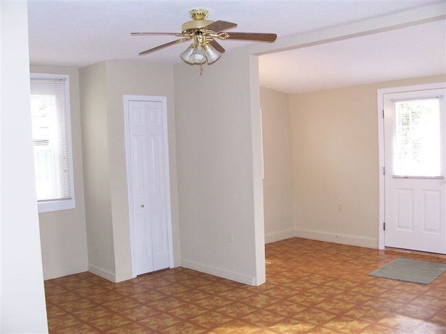 Foto del edificio - 809 Plainview Church Rd