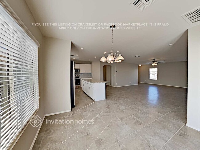 Building Photo - 12729 W Dreyfus Dr