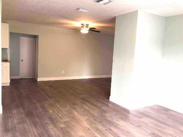 Building Photo - 990 Badger Dr NE