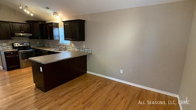 Photo - 720 S Cascade Ave Apartment