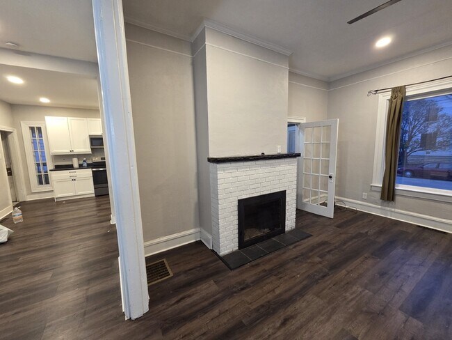 Building Photo - 183 E Merrill Ave