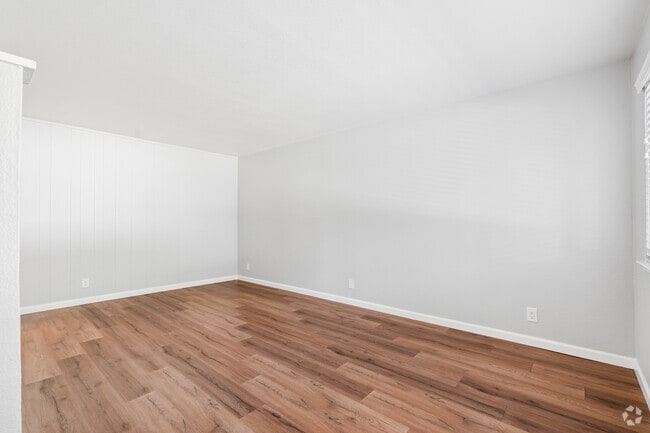 2BR, 1BA - 826SF - Living Room - Casa Vasona Garden Apartments