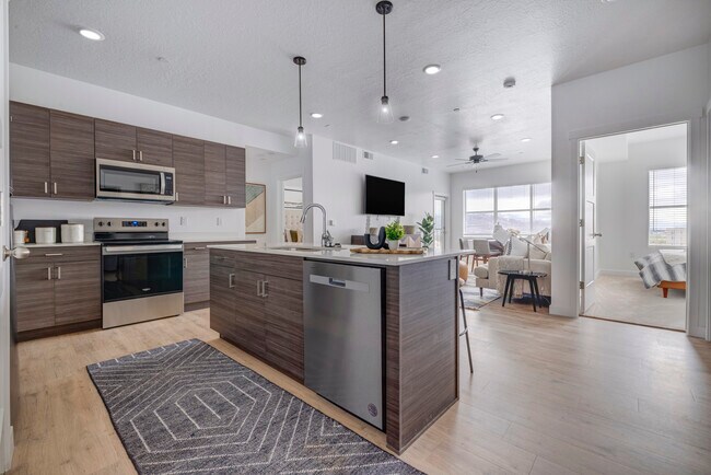 Large Kitchen For Cooking Meals Together! - Sorella