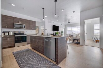 Large Kitchen For Cooking Meals Together! - Sorella