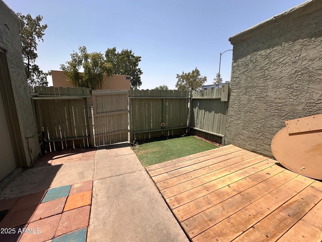 Primary Photo - 14013 N 54th Ave