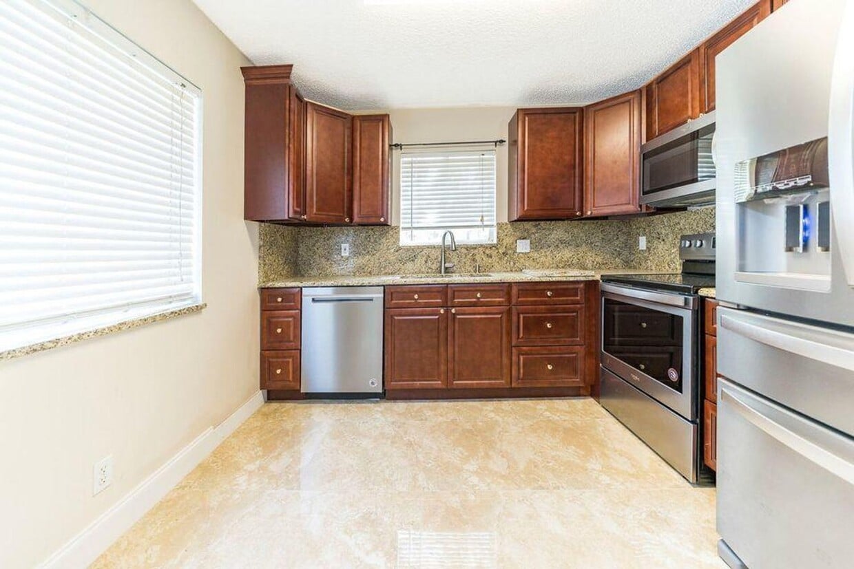 Primary Photo - 1335 SW 48th Terrace