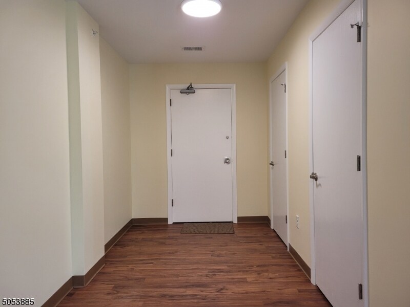Primary Photo - 1510 Park Ave