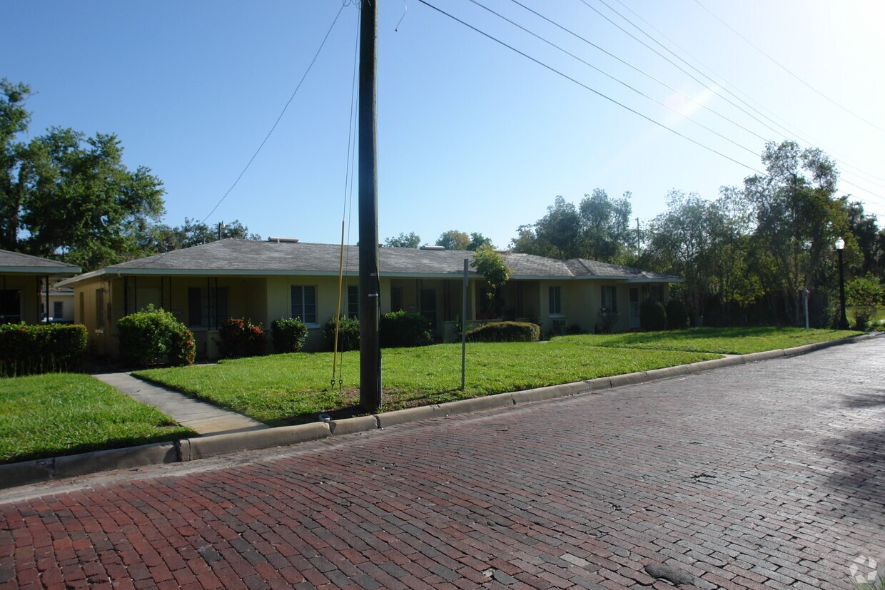 Foto del edificio - 934 E Walnut St