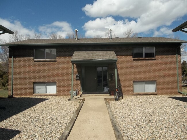 Building Photo - 926 James Ct