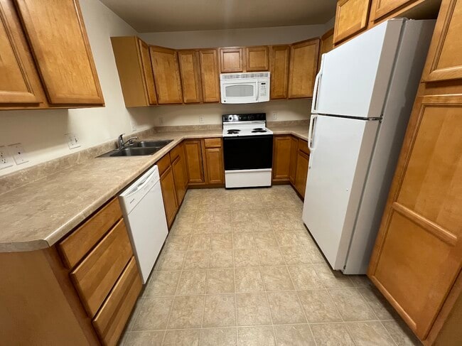Building Photo - 1207 Temple Dr