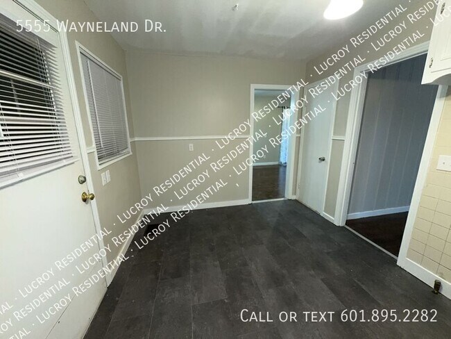 Foto del edificio - 5555 Wayneland Dr
