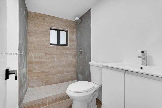 Foto del edificio - 1814 NW 2nd Ct