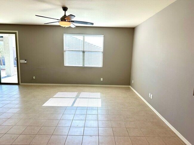 Building Photo - Amazing Santolina at South Mountain execut...