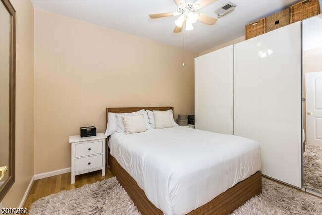 Foto del edificio - 349-353 S Broad St