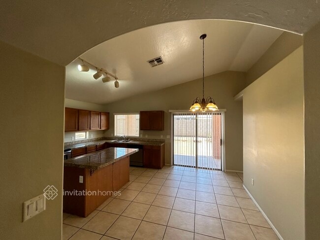 Building Photo - 7215 S 16th Dr