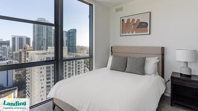 Building Photo - 301 SW 1st Ave