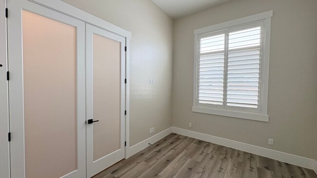 Building Photo - Solar Home For RENT!!!