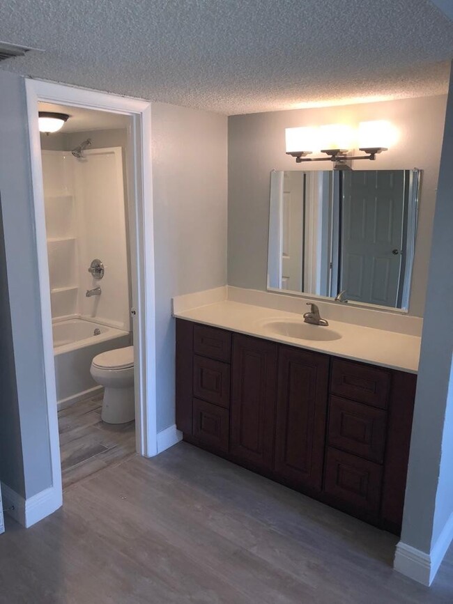 Building Photo - Beautiful Fully Renovated 4 Beds/2Baths